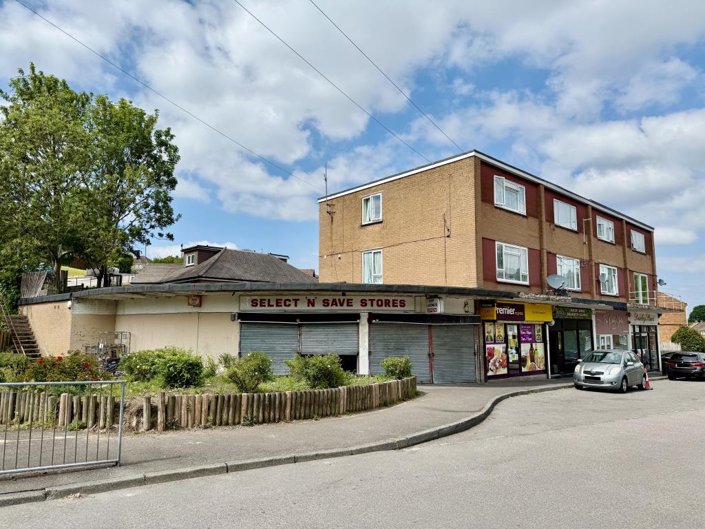 Lot: 36 - FREEHOLD MIXED USE BLOCK FOR INVESTMENT WITH DEVELOPMENT POTENTIAL - Mixed-use freehold block